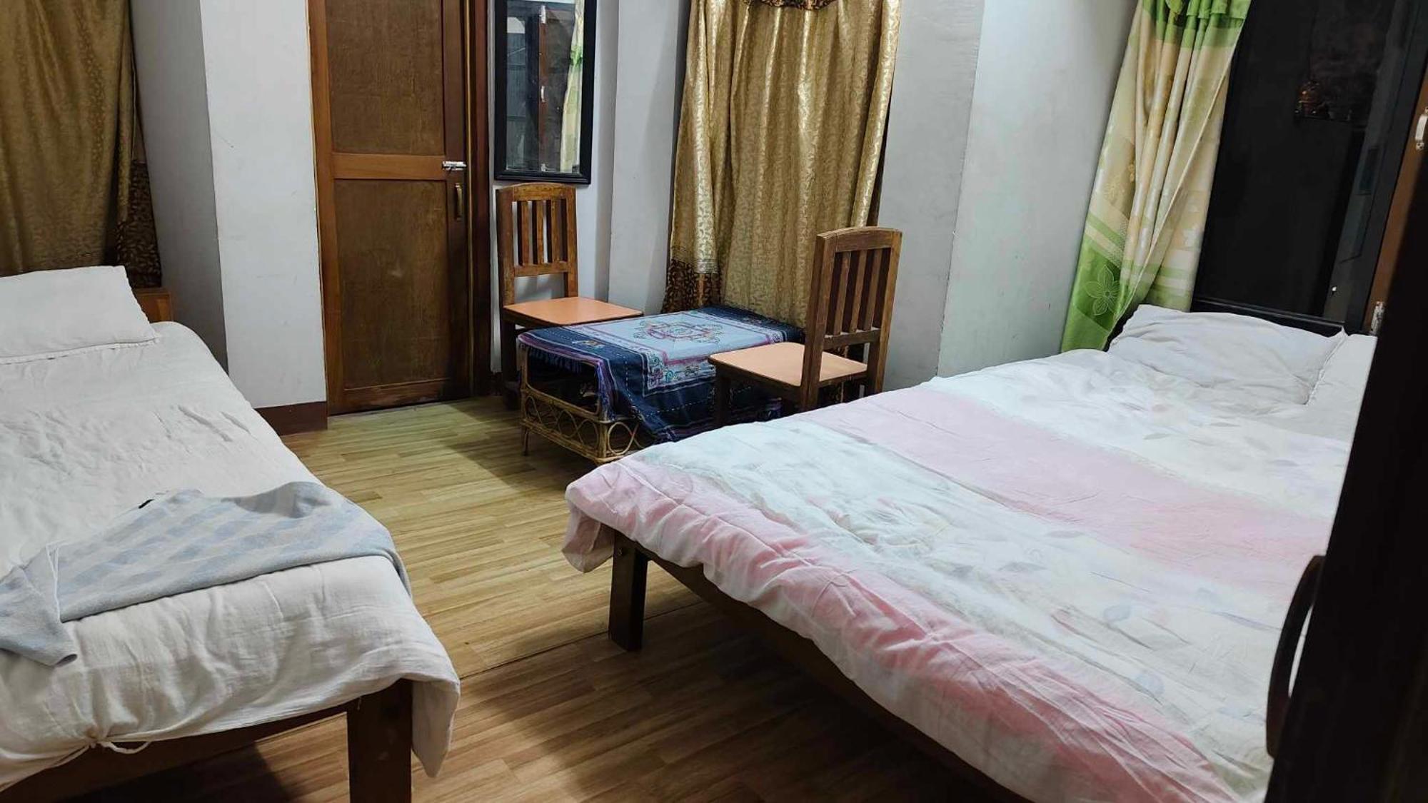 Monkey Temple Homestay Катманду Экстерьер фото