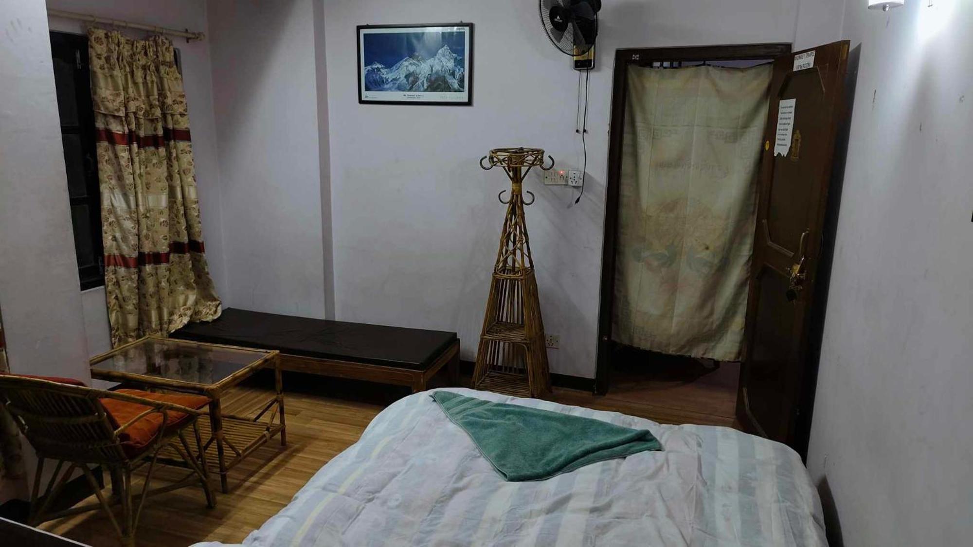 Monkey Temple Homestay Катманду Экстерьер фото